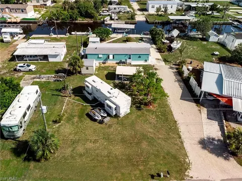 5050 Sandpiper Dr, Saint James City, FL 33956