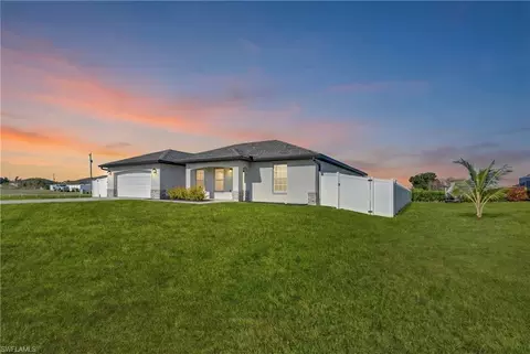 618 NE 2nd Pl, Cape Coral, FL 33909
