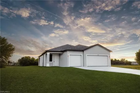 8025 Salem Cir, Labelle, FL 33935