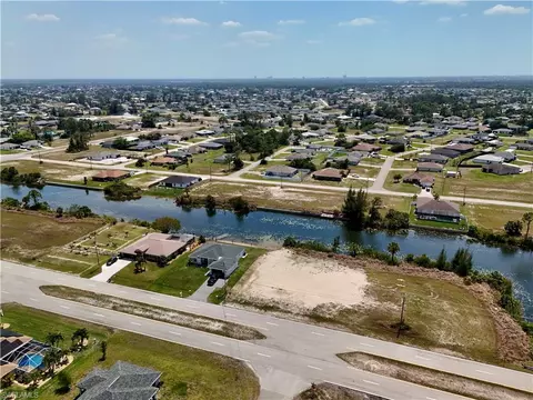 900 Vogiantzis Pkwy, Cape Coral, FL 33909