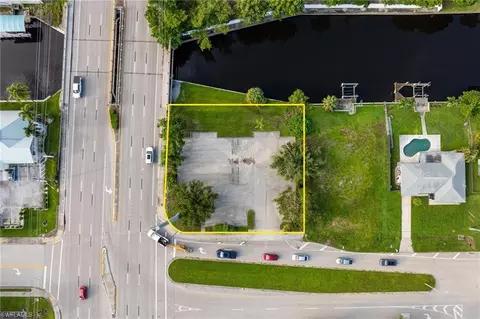 1532 Shelby Pkwy, Cape Coral, FL 33904