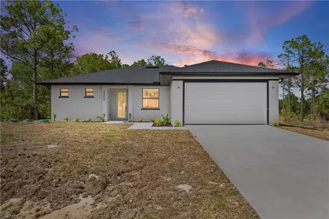 2515 69th St W, Lehigh Acres, FL 33971