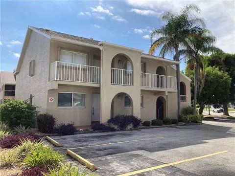 4321 Country Club Blvd #101, Cape Coral, FL 33904
