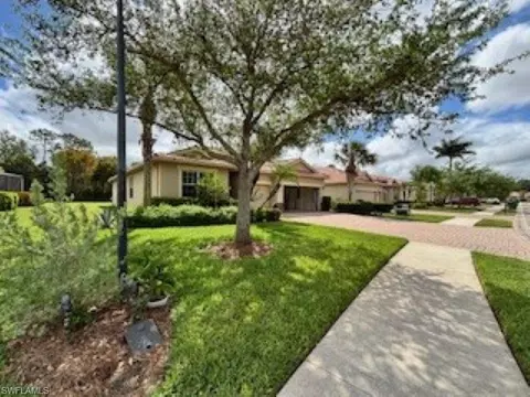 8128 Piedmont Dr, Naples, FL 34104