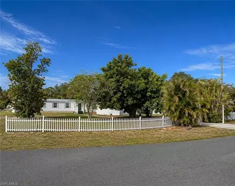 2520 Brownell Ct, North Fort Myers, FL 33917