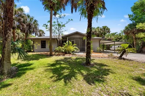 1090 13th St SW, Naples, FL 34117