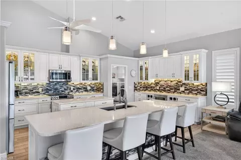 9512 Mariners Cove Ln, Fort Myers, FL 33919