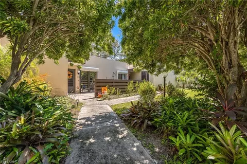 104 Pinebrook Dr, Fort Myers, FL 33907
