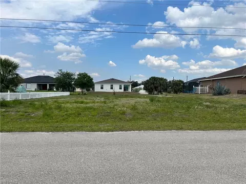457 Petite Ave, Lehigh Acres, FL 33974