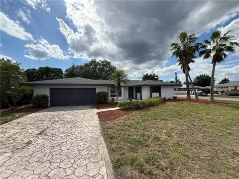 2201 Parkview Dr, Fort Myers, FL 33905