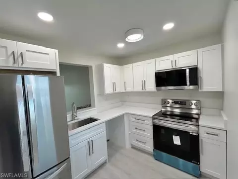 6220 Augusta Dr #413, Fort Myers, FL 33907