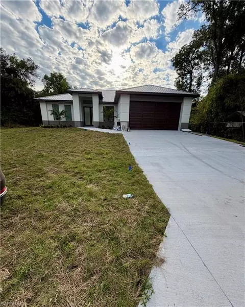 490 Christopher Ct, Labelle, FL 33935