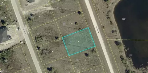 954 Capetown Ave, Lehigh Acres, FL 33974