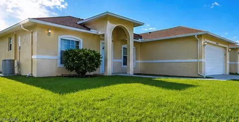 2902 Colin Ave S, Lehigh Acres, FL 33976