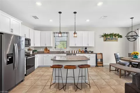 Kitchen - 3721 E Hampton Cir, Alva, FL 33920 photo 2 of 2