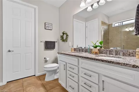 Bath - 3721 E Hampton Cir, Alva, FL 33920 photo 1 of 1