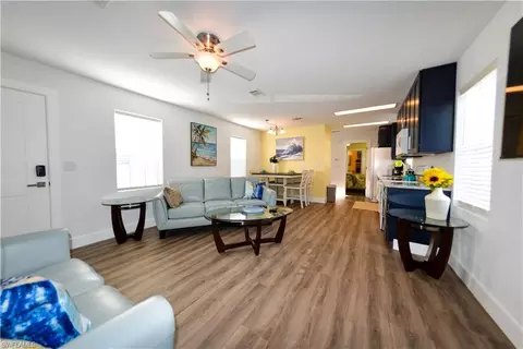 19 Helen Ln, Fort Myers Beach, FL 33931