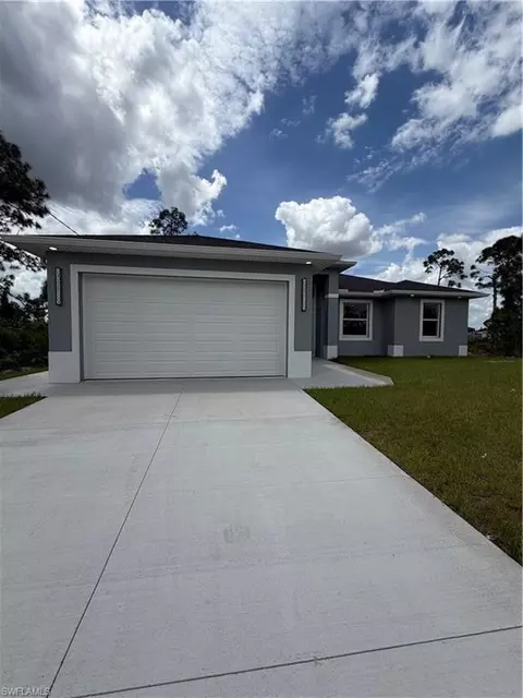 846 Runble St E, Lehigh Acres, FL 33974