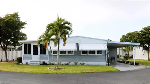 116 Coachlight Dr, Fort Myers, FL 33908