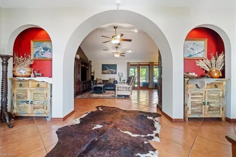 Entry Way - 779 E Del Monte Ave, Clewiston, FL 33440 photo 2 of 4