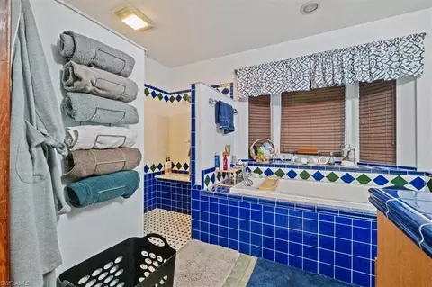 Bath - 779 E Del Monte Ave, Clewiston, FL 33440 photo 1 of 5