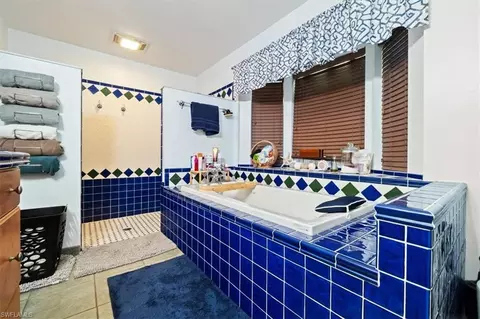 Bath - 779 E Del Monte Ave, Clewiston, FL 33440 photo 2 of 5
