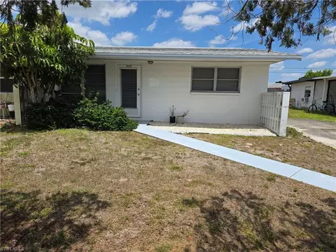 1117 Vineyard St, Lehigh Acres, FL 33936