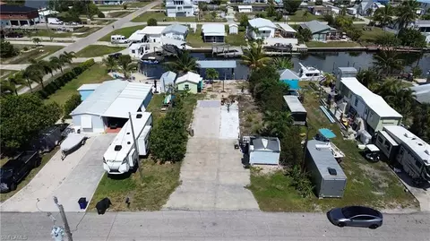 2776 Patterson Ct, Saint James City, FL 33956