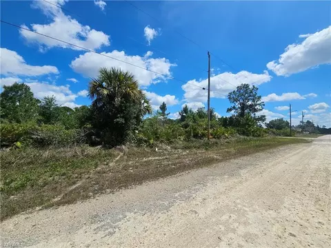 735 Central St E, Lehigh Acres, FL 33974 photo 2