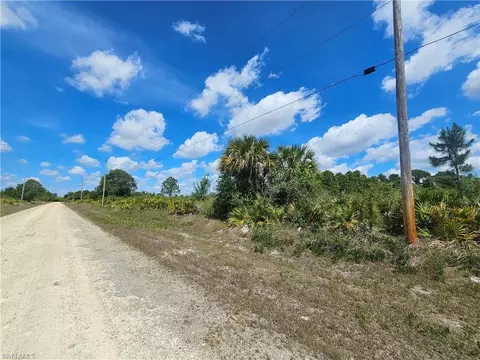 735 Central St E, Lehigh Acres, FL 33974 photo 3