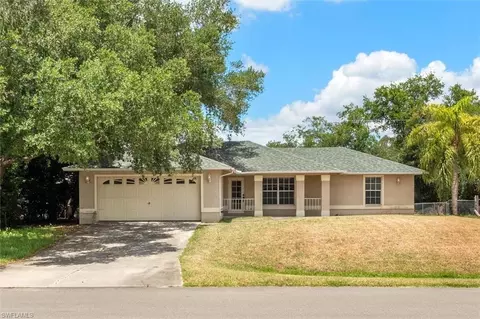 6211 Castlewood Cir, Fort Myers, FL 33905