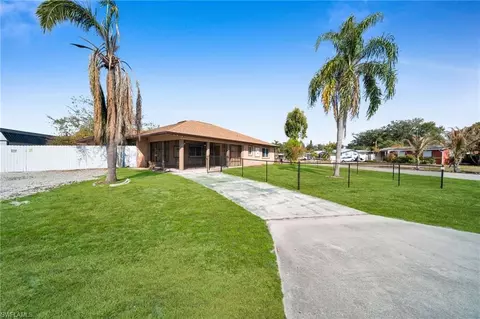 15 Willow St, Lehigh Acres, FL 33936