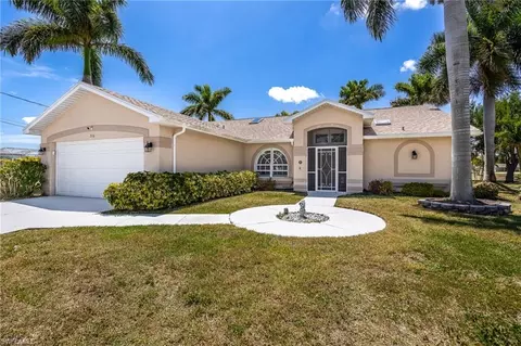 516 SE 8th Pl, Cape Coral, FL 33990