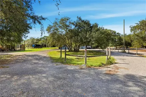 Exterior - 140 N Brida St, Clewiston, FL 33440 photo 5 of 5