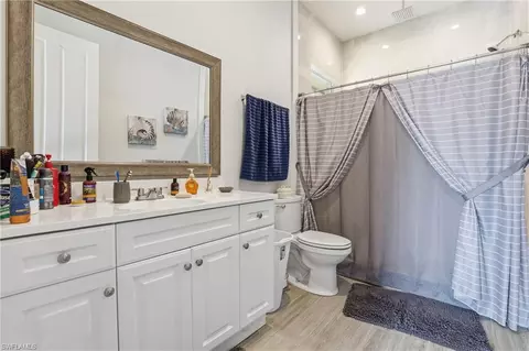 Bath - 140 N Brida St, Clewiston, FL 33440 photo 1 of 2