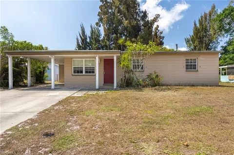 915 Hibiscus Ln, North Fort Myers, FL 33903
