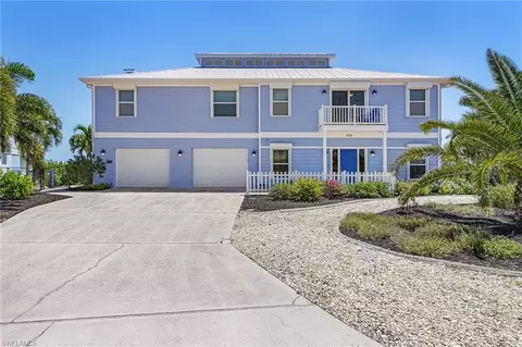 2096 Macadamia St, Saint James City, FL 33956