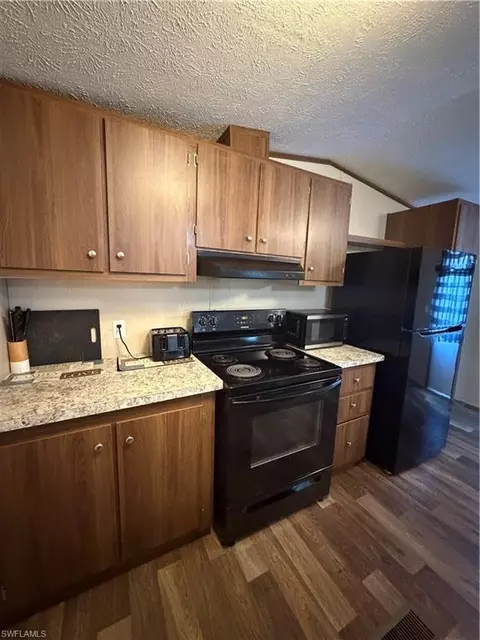 Kitchen - 631 Stanton St, Clewiston, FL 33440 photo 2 of 5
