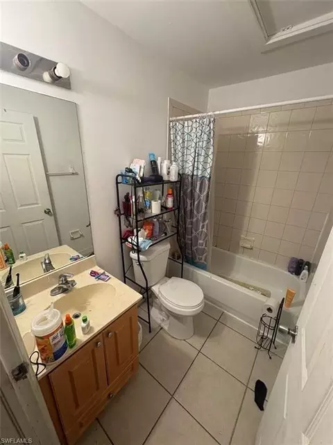 Bath - 3123 Pine Tree Dr, Naples, FL 34112 photo 3 of 5