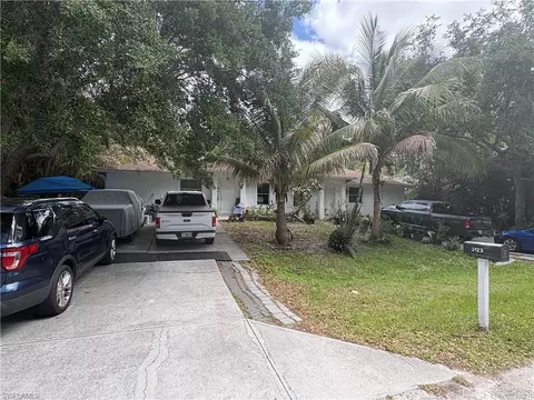Exterior - 3123 Pine Tree Dr, Naples, FL 34112 photo 2 of 5