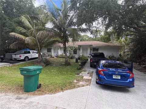 3123 Pine Tree Dr, Naples, FL 34112