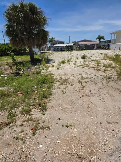 3063 York Rd, Saint James City, FL 33956