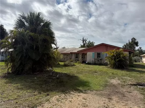 3677 Tangerine Dr, Saint James City, FL 33956