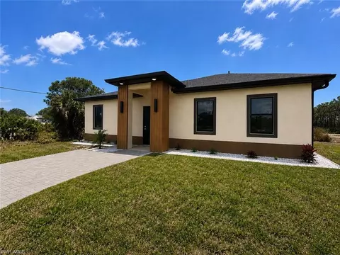 4018 10th St SW, Lehigh Acres, FL 33976