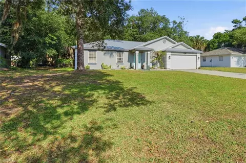 Exterior - 4022 E Sunflower Cir, Labelle, FL 33935 photo 3 of 6