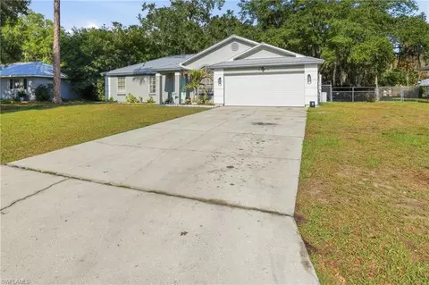 Exterior - 4022 E Sunflower Cir, Labelle, FL 33935 photo 2 of 6