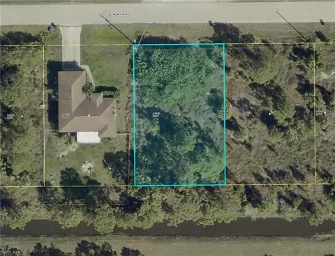 758 Almelia St E, Lehigh Acres, FL 33974