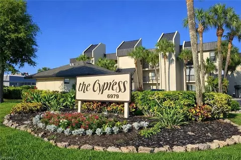 6979 Winkler Rd #111, Fort Myers, FL 33919