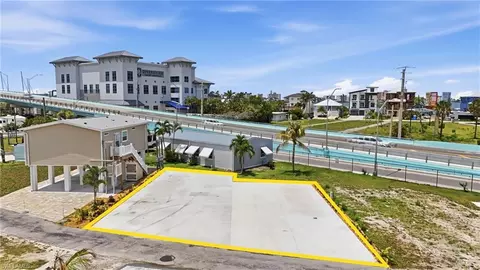 19281 Apt 32-33 San Carlos Blvd, Fort Myers Beach, FL 33931