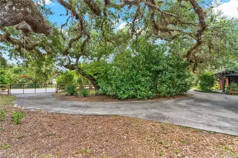 Exterior - 412 Fraser Ave, Labelle, FL 33935 photo 11 of 13